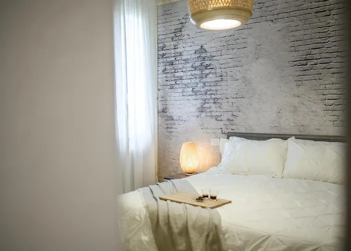 Appartamento Nella Corte Del Mulino, 1 Passo Dal Centro Con Parcheggio Modena