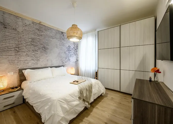 Nella Corte Del Mulino, 1 Passo Dal Centro Con Parcheggio *