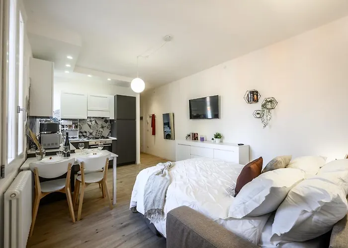 公寓 Nella Corte Del Mulino, 1 Passo Dal Centro Con Parcheggio 摩德纳